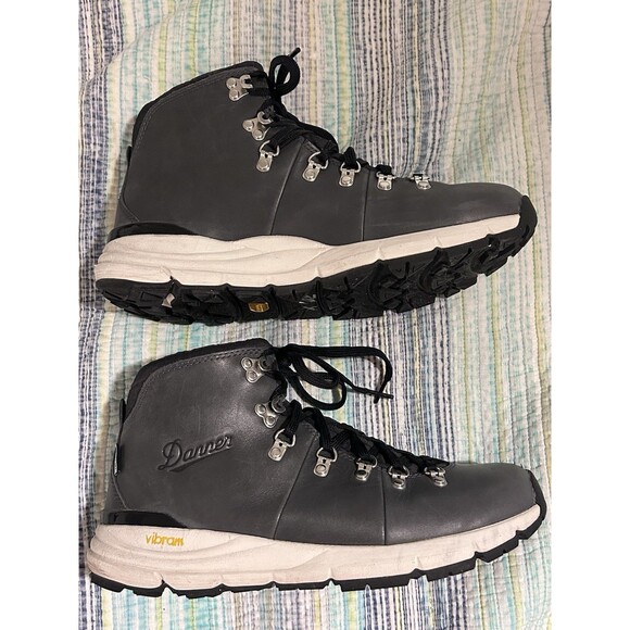 Danner Mountain 600 Hiking Boots Mens Size 9 Gray Waterproof Rugged - Picture 1 of 10